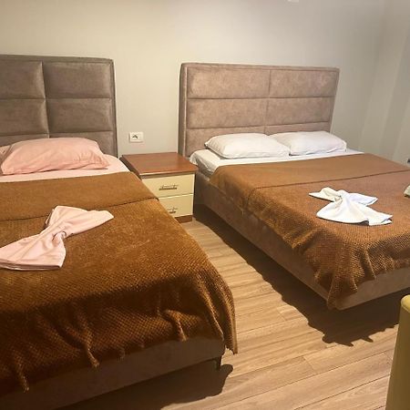Eden hostel Tirana Buitenkant foto