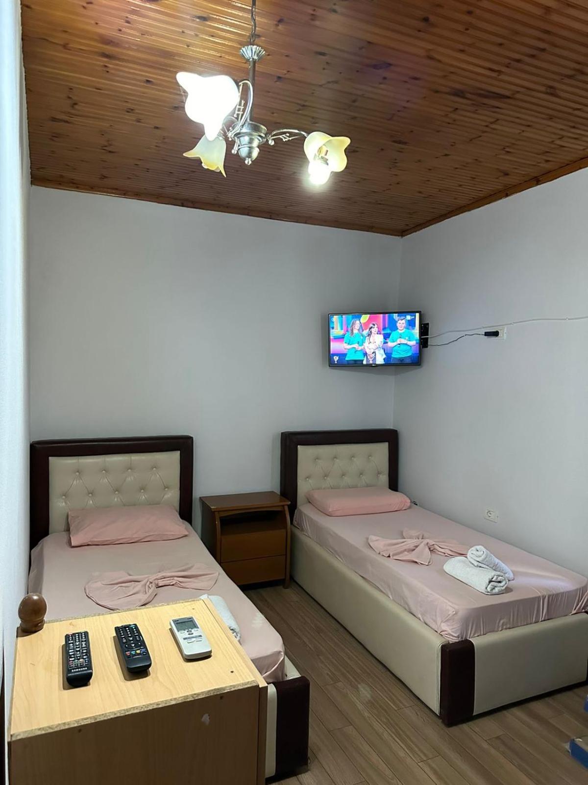 Eden hostel Tirana Buitenkant foto