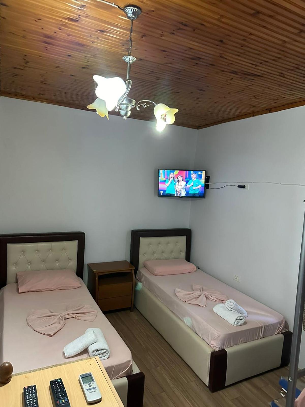 Eden hostel Tirana Buitenkant foto