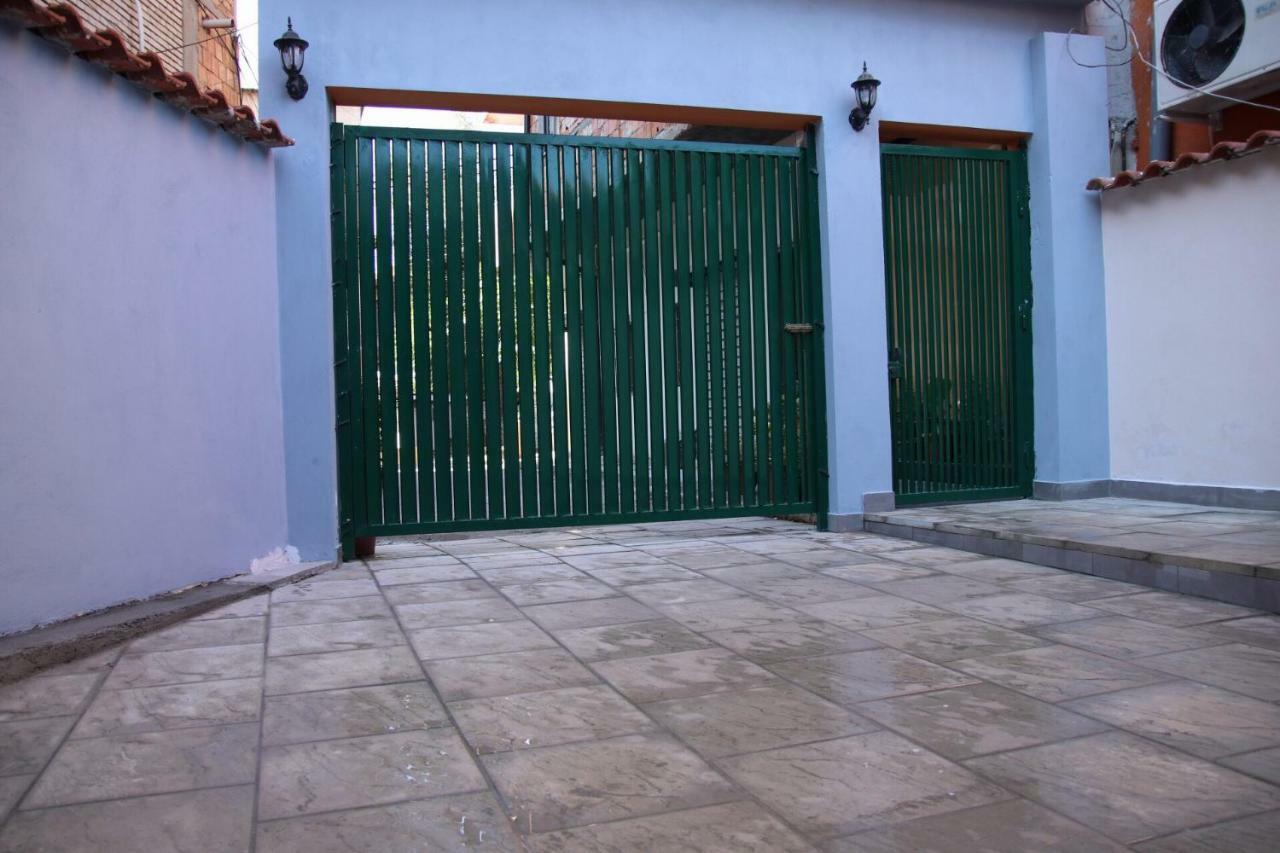 Eden hostel Tirana Buitenkant foto