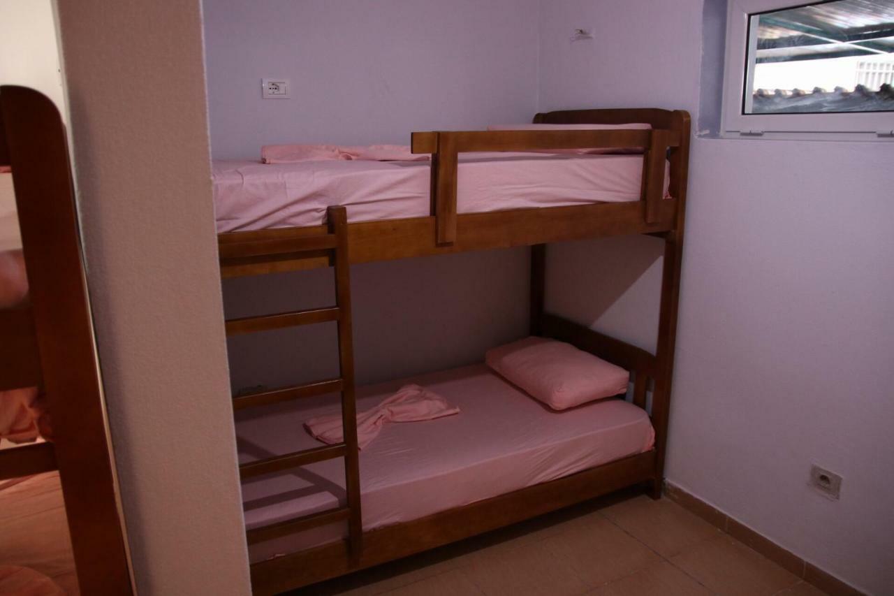 Eden hostel Tirana Buitenkant foto