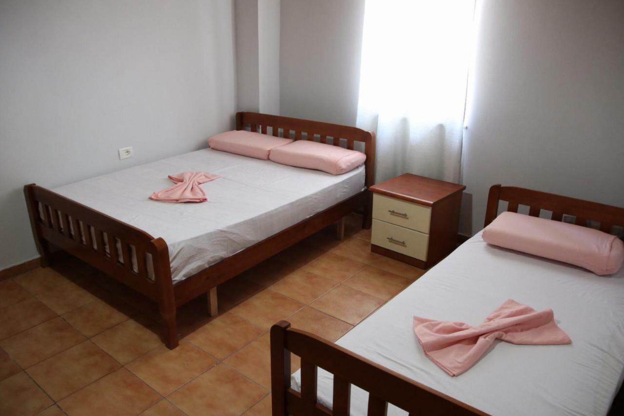 Eden hostel Tirana Buitenkant foto