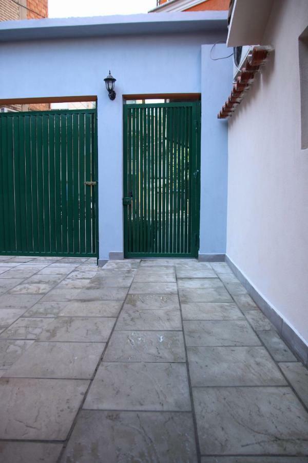 Eden hostel Tirana Buitenkant foto