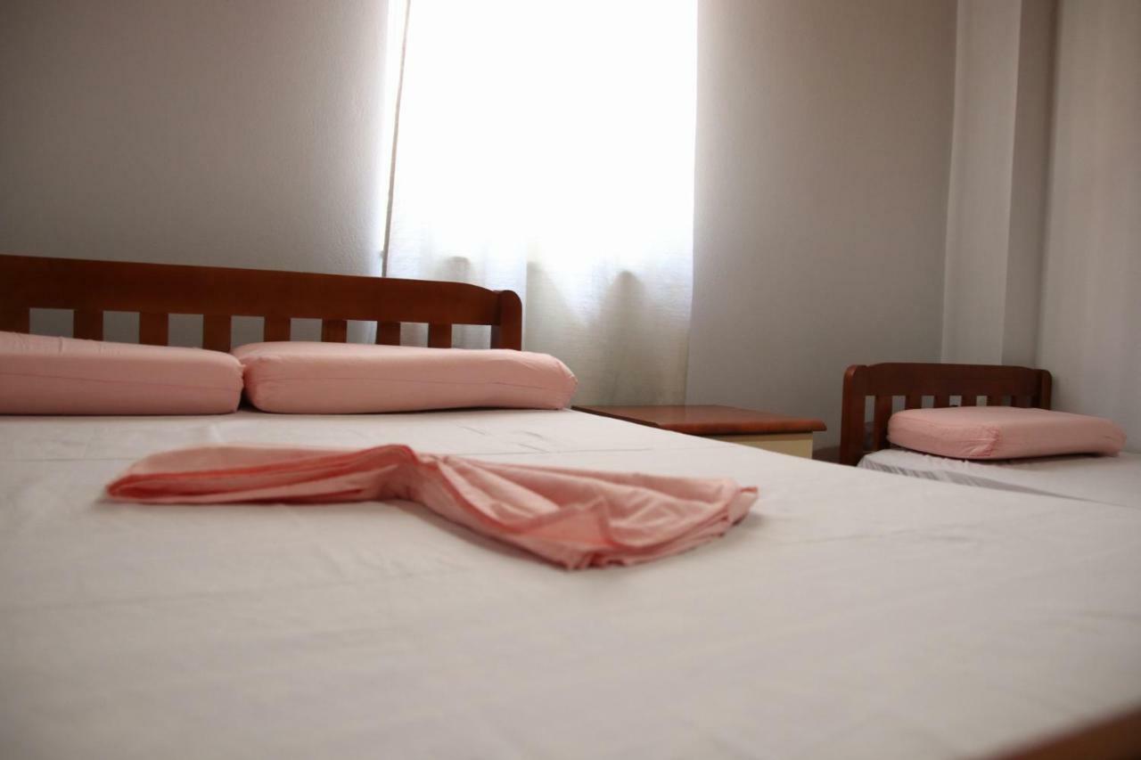Eden hostel Tirana Buitenkant foto
