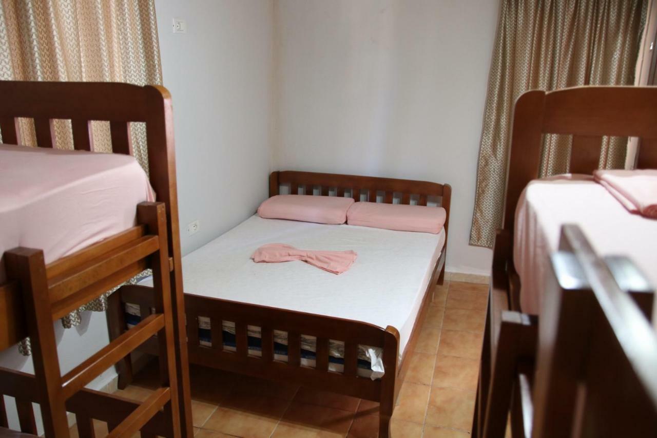 Eden hostel Tirana Buitenkant foto